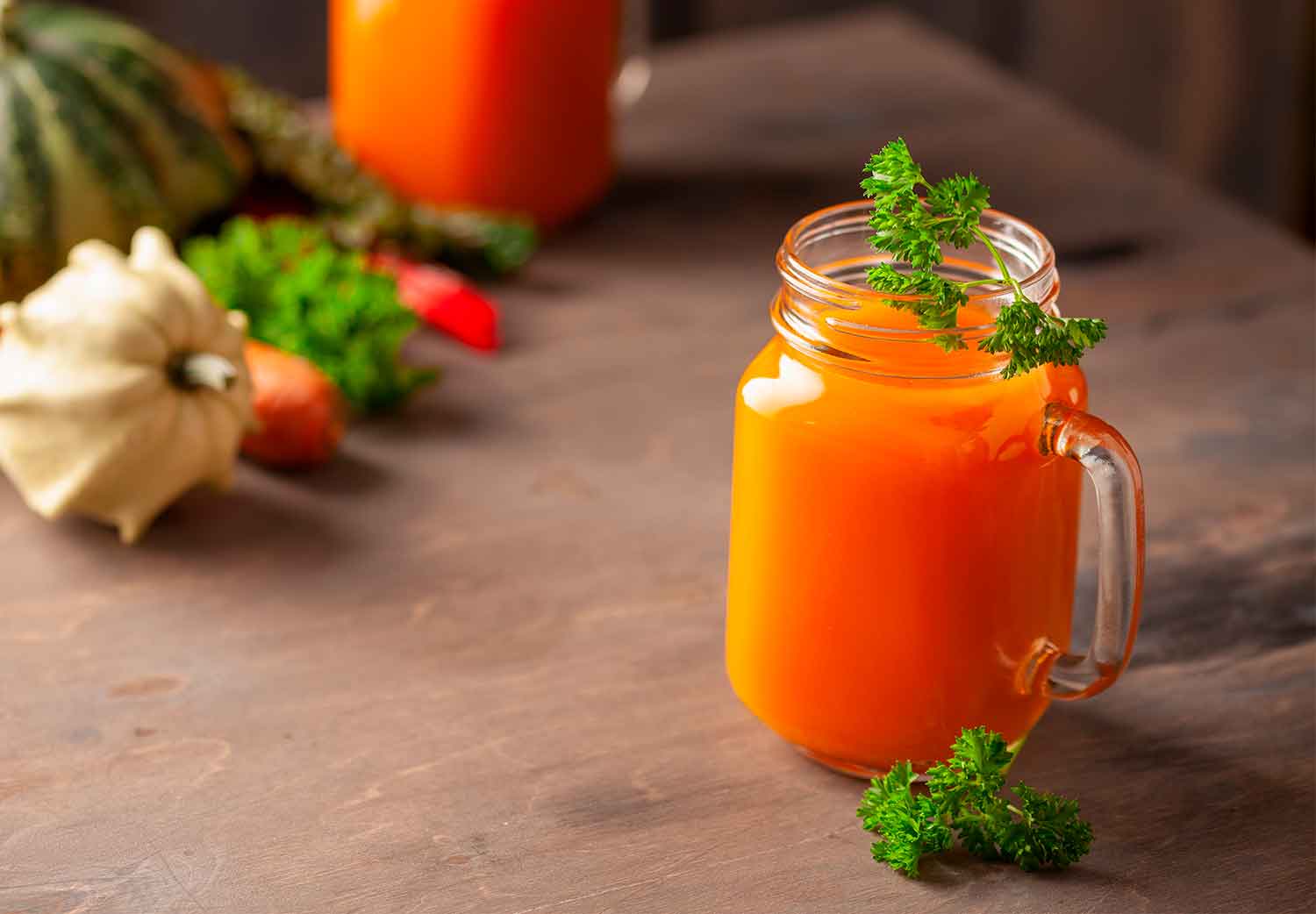 beneficios-del-jugo-de-zanahoria-tuberculo-que-ayuda-a-la-vista